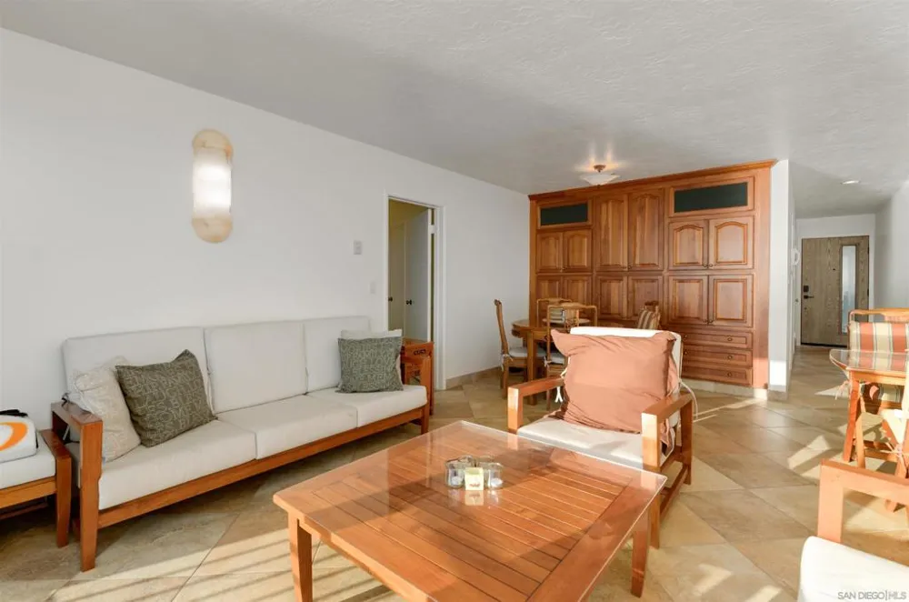 4909 Orchard Avenue #103 San Diego, CA 92107