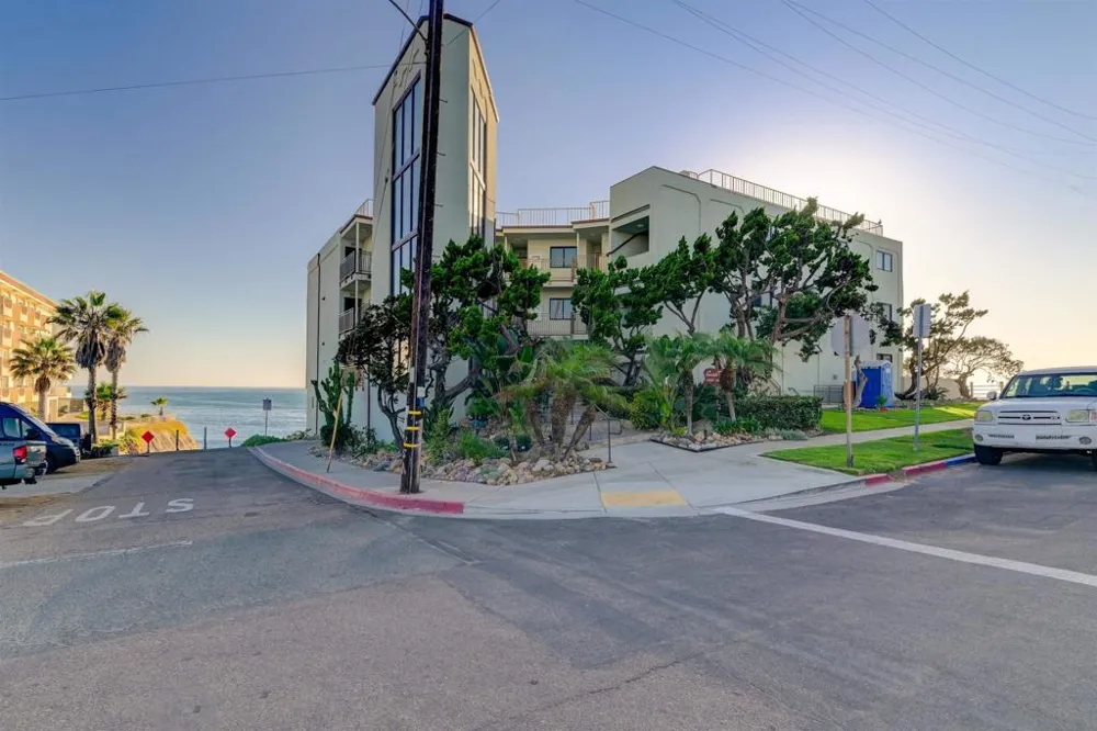 4909 Orchard Avenue #103 San Diego, CA 92107