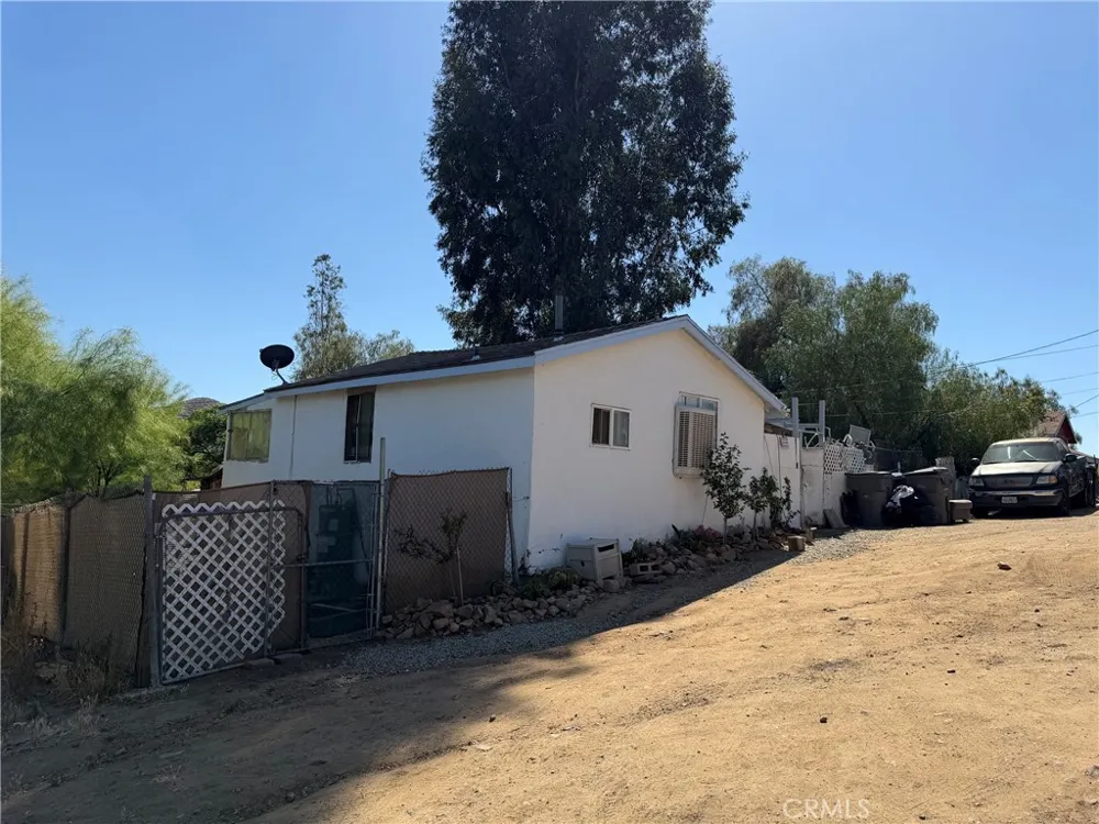 23563 Lodge Drive Canyon Lake, CA 92587