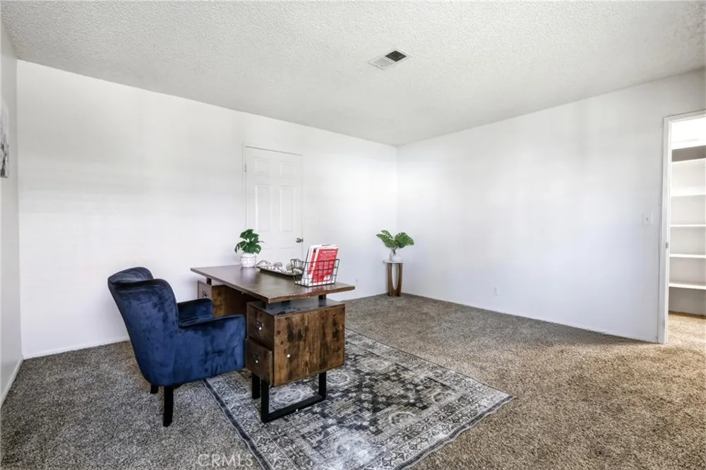19077 Elm Apple Valley, CA 92308