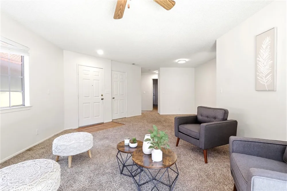 19077 Elm Apple Valley, CA 92308