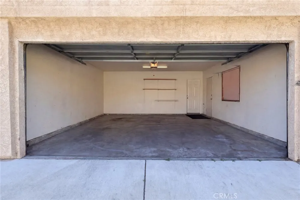 19077 Elm Apple Valley, CA 92308