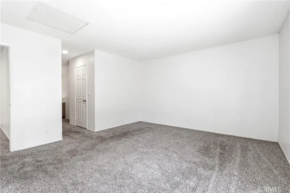 19077 Elm Apple Valley, CA 92308