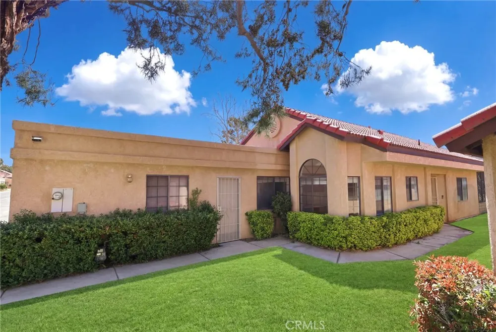 19077 Elm Apple Valley, CA 92308