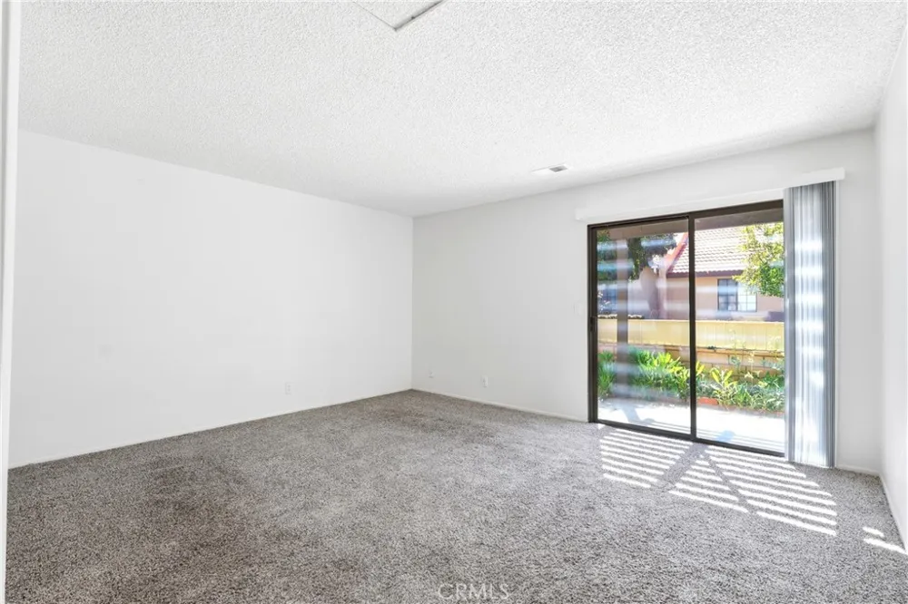 19077 Elm Apple Valley, CA 92308