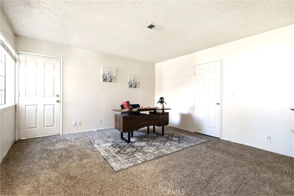 19077 Elm Apple Valley, CA 92308