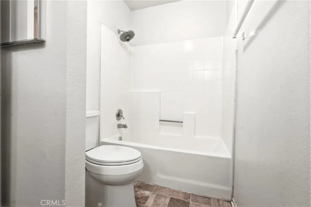 19077 Elm Apple Valley, CA 92308