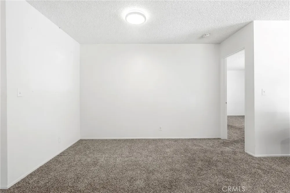 19077 Elm Apple Valley, CA 92308