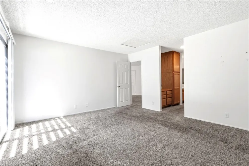 19077 Elm Apple Valley, CA 92308