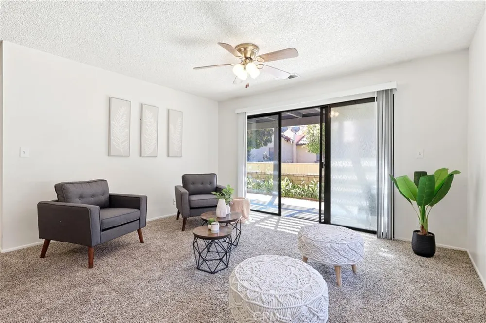 19077 Elm Apple Valley, CA 92308