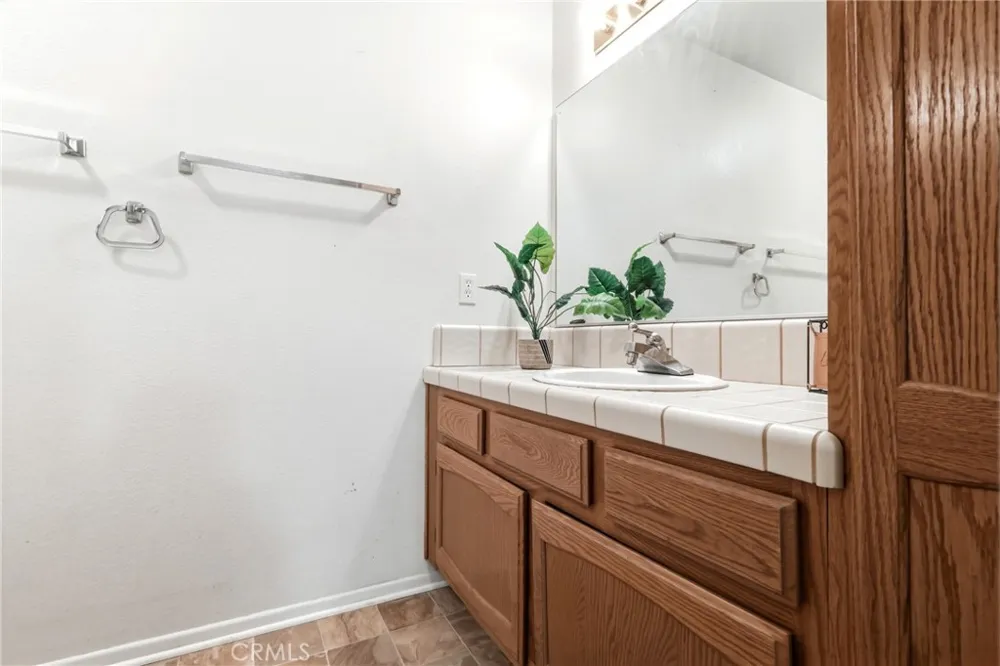 19077 Elm Apple Valley, CA 92308