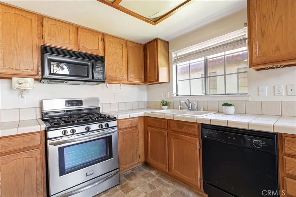 19077 Elm Apple Valley, CA 92308