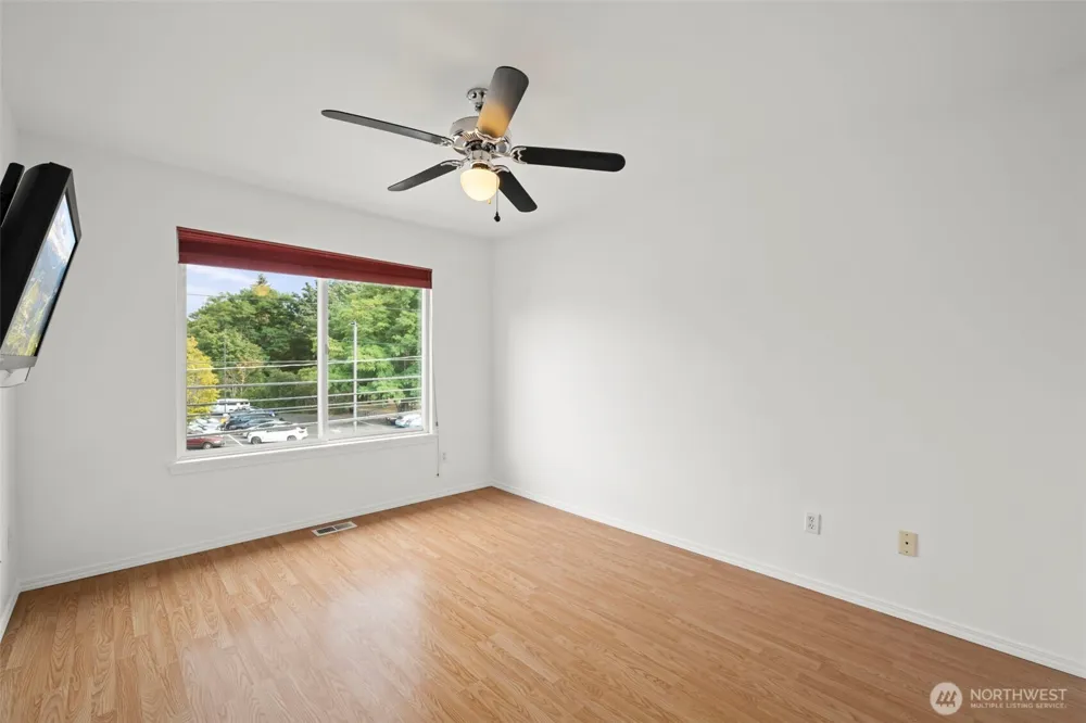 5243 40th Avenue NE Seattle, WA 98105