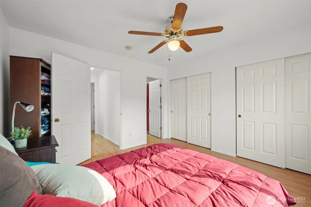 5243 40th Avenue NE Seattle, WA 98105