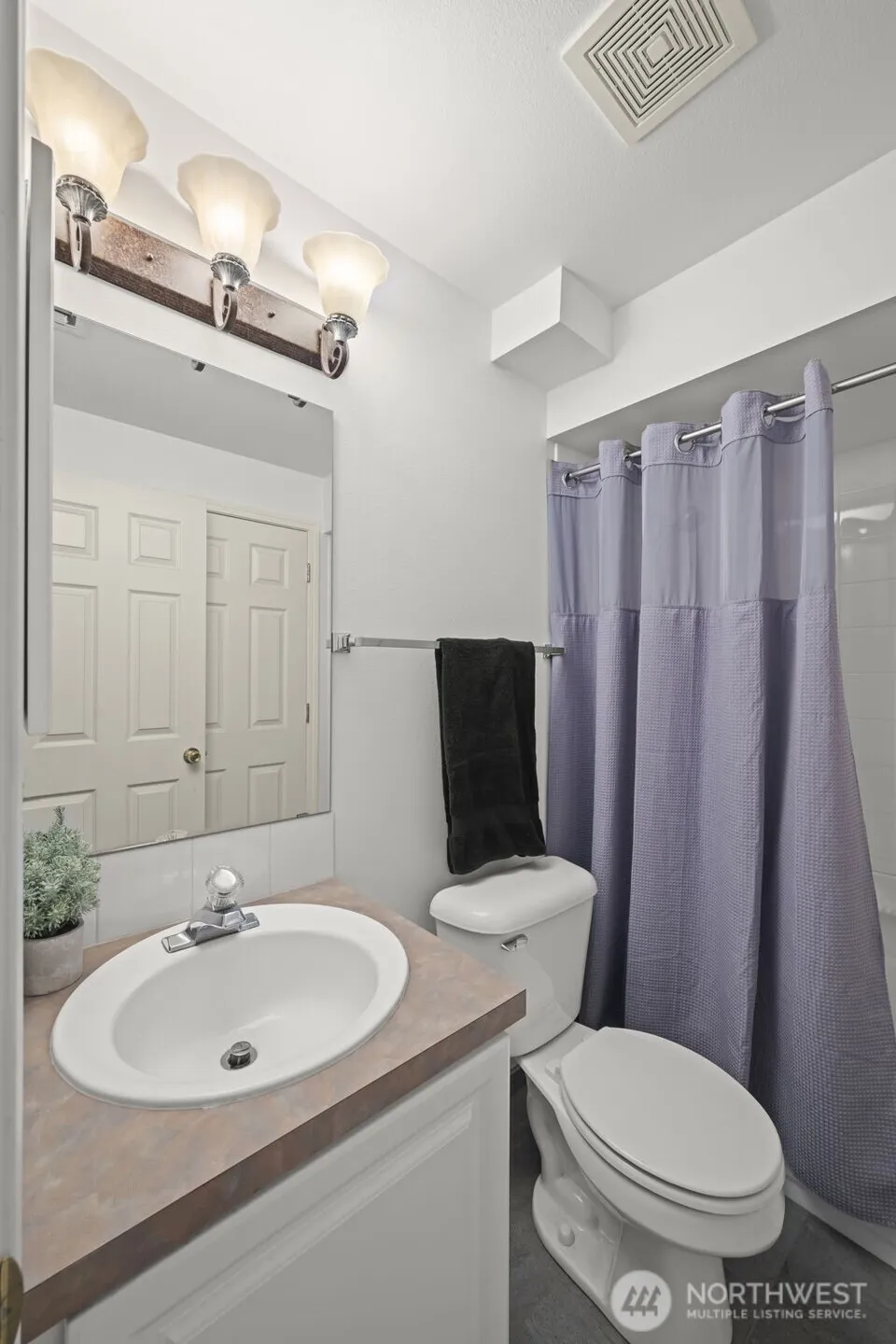 5243 40th Avenue NE Seattle, WA 98105