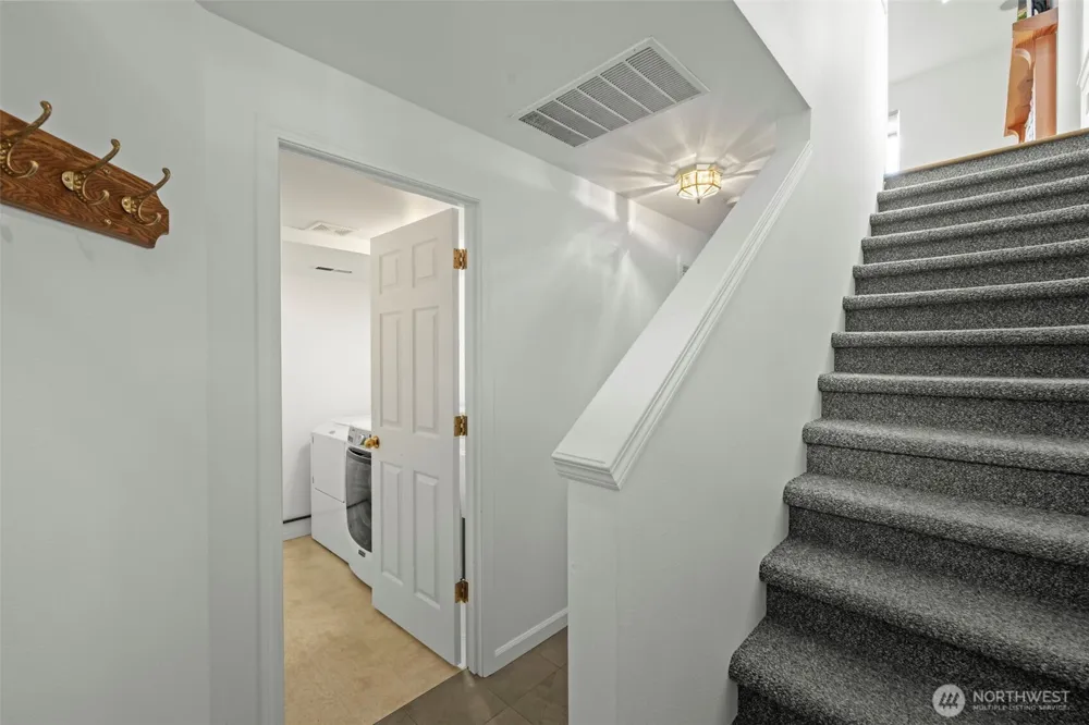 5243 40th Avenue NE Seattle, WA 98105