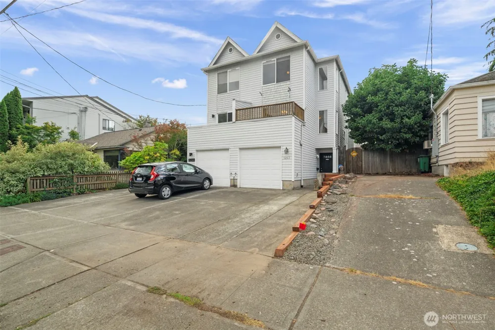 5243 40th Avenue NE Seattle, WA 98105