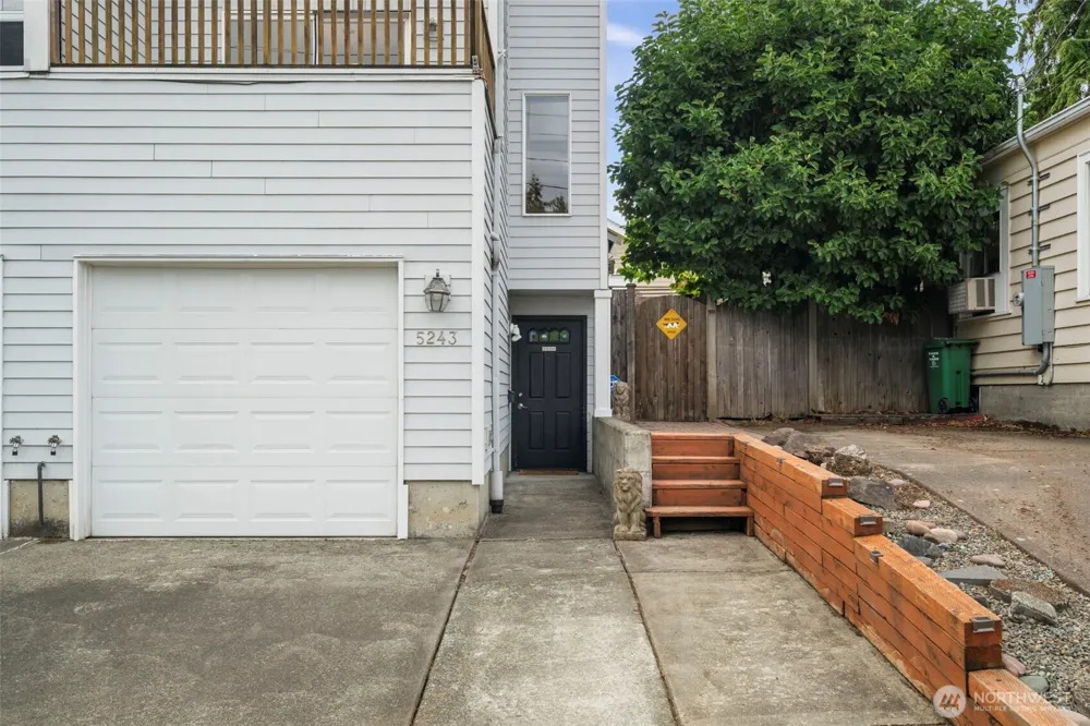 5243 40th Avenue NE Seattle, WA 98105