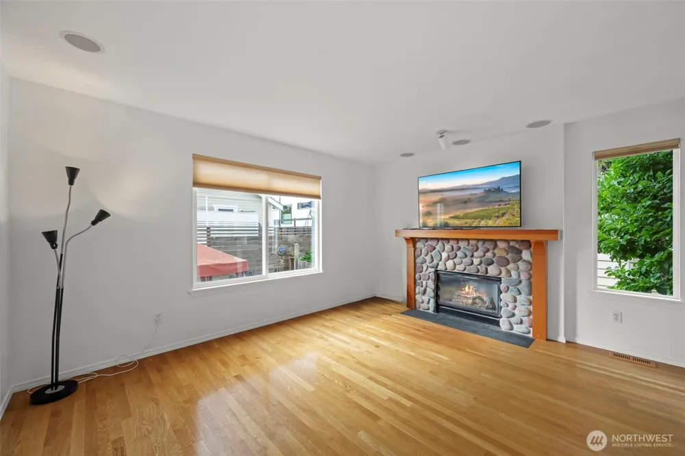 5243 40th Avenue NE Seattle, WA 98105