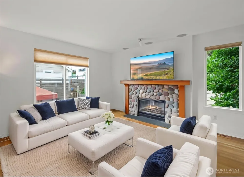 5243 40th Avenue NE Seattle, WA 98105