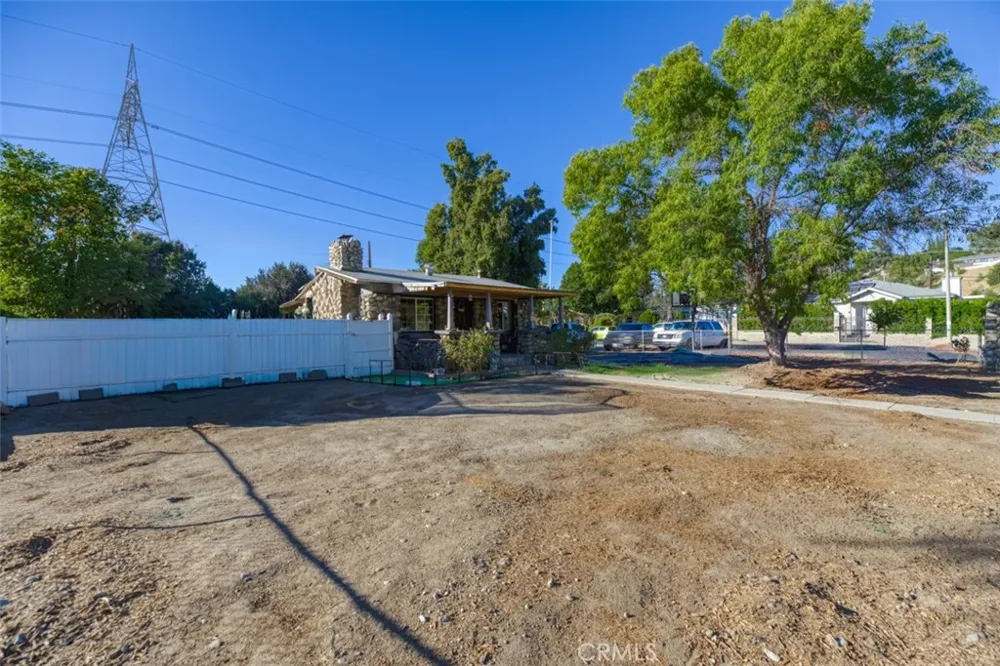 11103 Allegheny Sun Valley, CA 91352