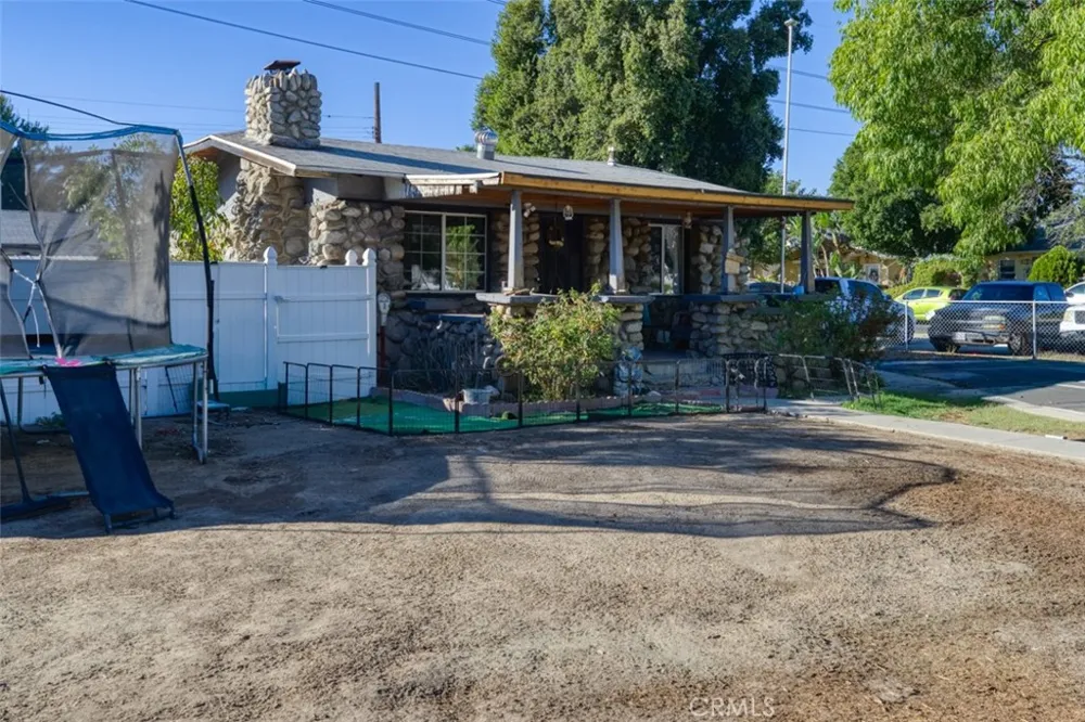 11103 Allegheny Sun Valley, CA 91352