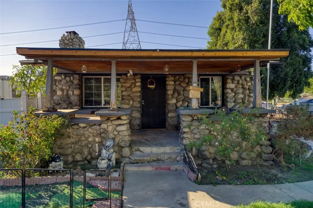 11103 Allegheny Sun Valley, CA 91352
