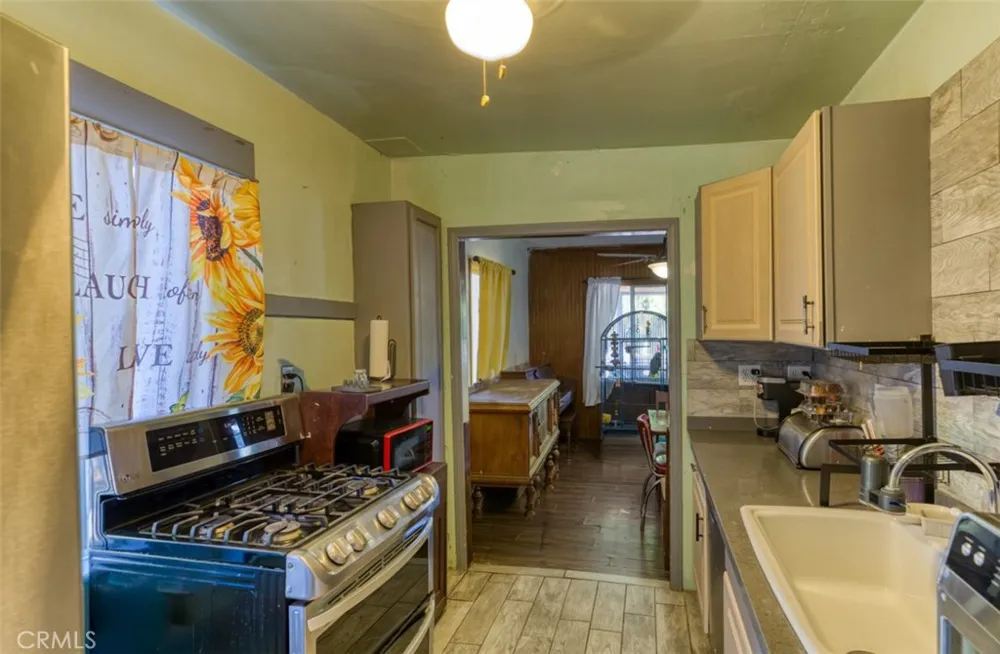 11103 Allegheny Sun Valley, CA 91352