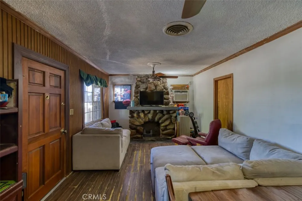 11103 Allegheny Sun Valley, CA 91352