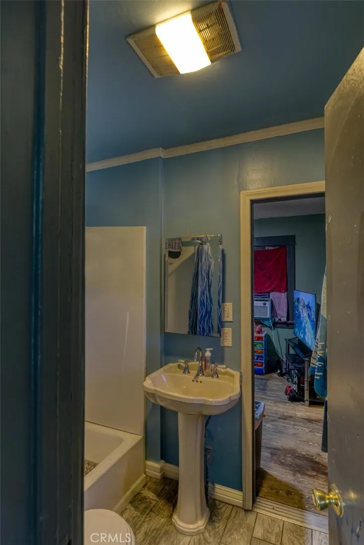 11103 Allegheny Sun Valley, CA 91352