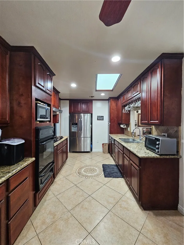 1179 Viceroy Avenue Covina, CA 91722