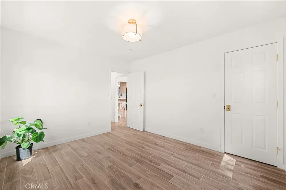 8991 Victoria Avenue South Gate, CA 90280