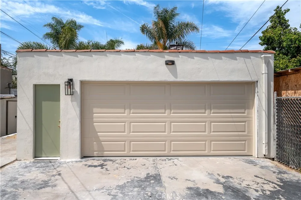 8991 Victoria Avenue South Gate, CA 90280