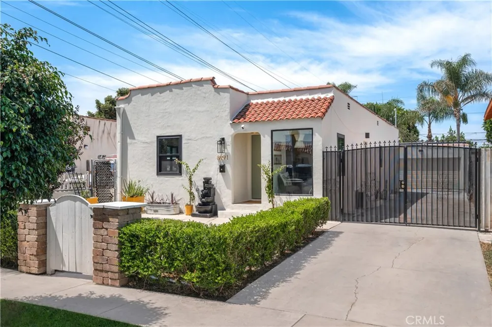 8991 Victoria Avenue South Gate, CA 90280