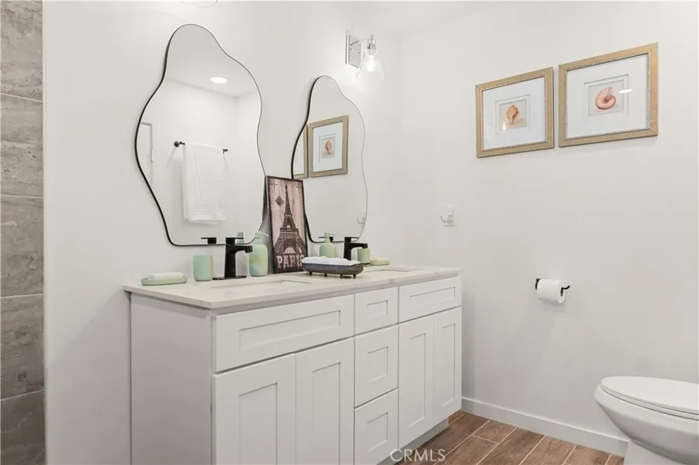 8991 Victoria Avenue South Gate, CA 90280