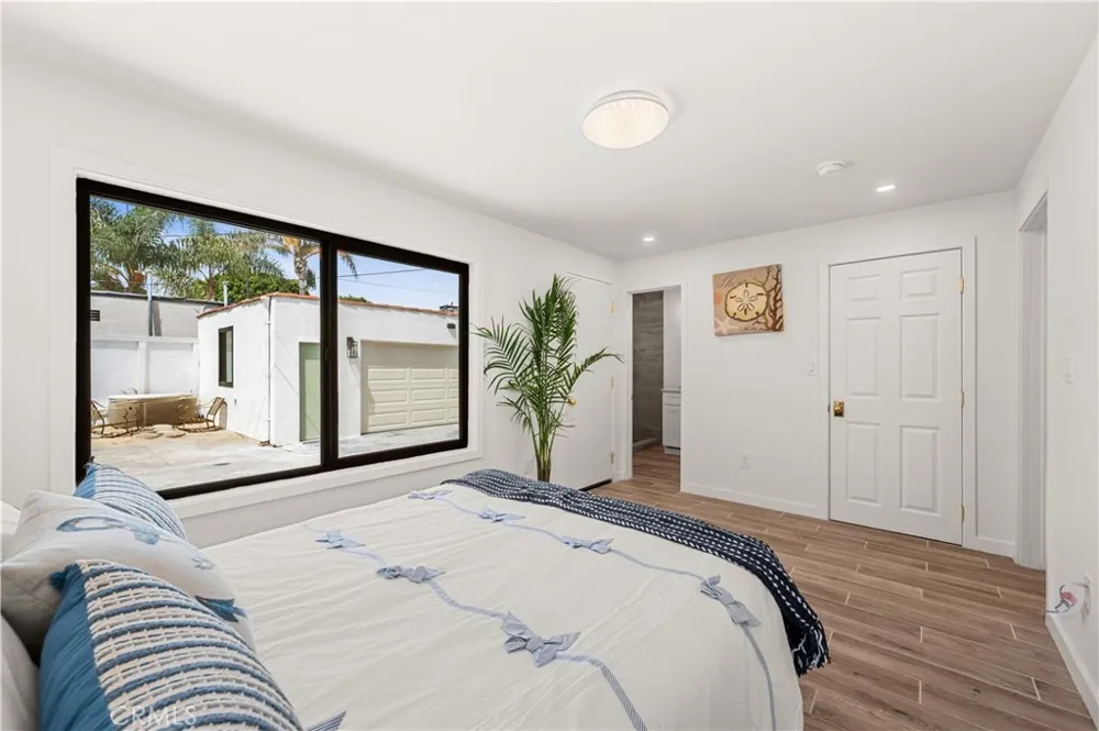 8991 Victoria Avenue South Gate, CA 90280