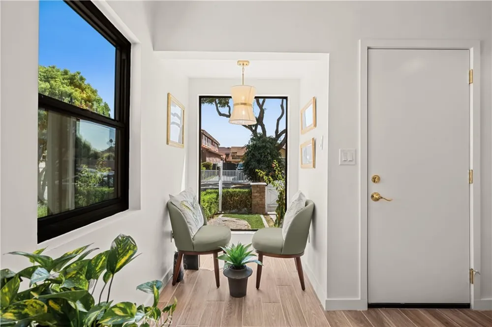 8991 Victoria Avenue South Gate, CA 90280