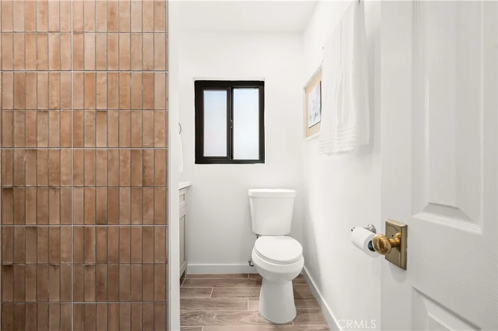 8991 Victoria Avenue South Gate, CA 90280
