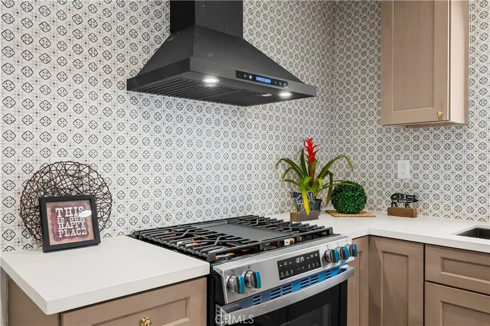 8991 Victoria Avenue South Gate, CA 90280