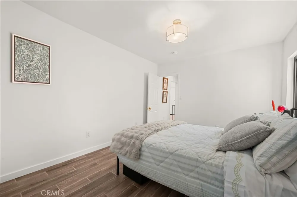 8991 Victoria Avenue South Gate, CA 90280