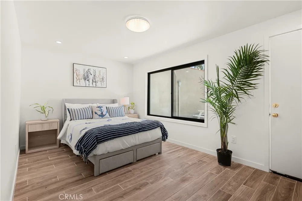 8991 Victoria Avenue South Gate, CA 90280