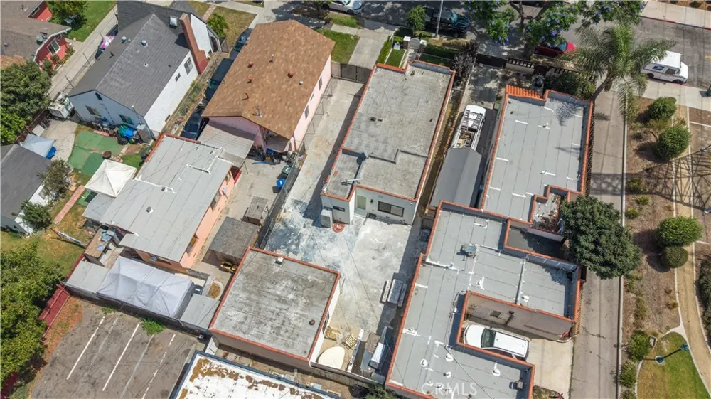 8991 Victoria Avenue South Gate, CA 90280
