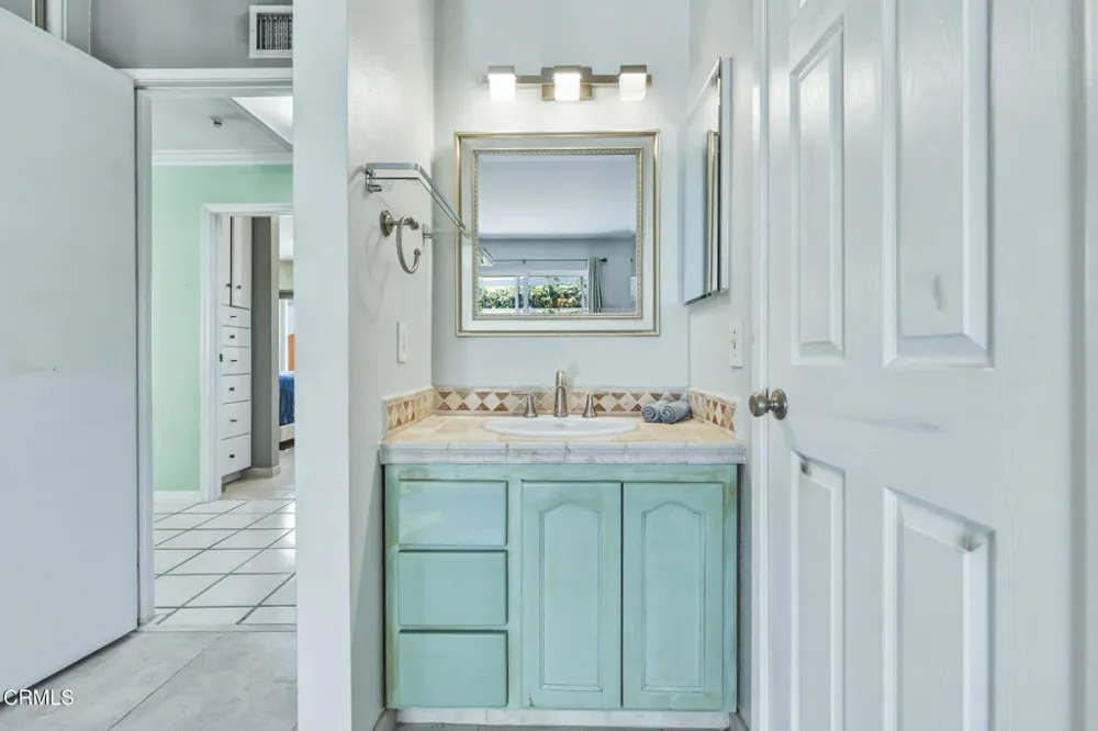 23591 Via Estella Mission Viejo, CA 92691