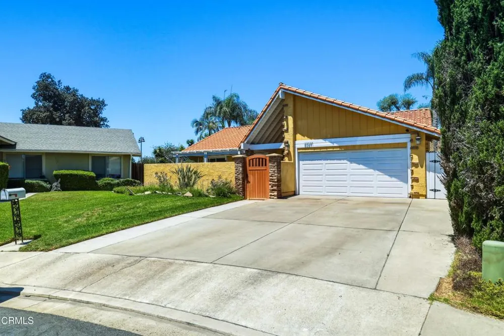 23591 Via Estella Mission Viejo, CA 92691