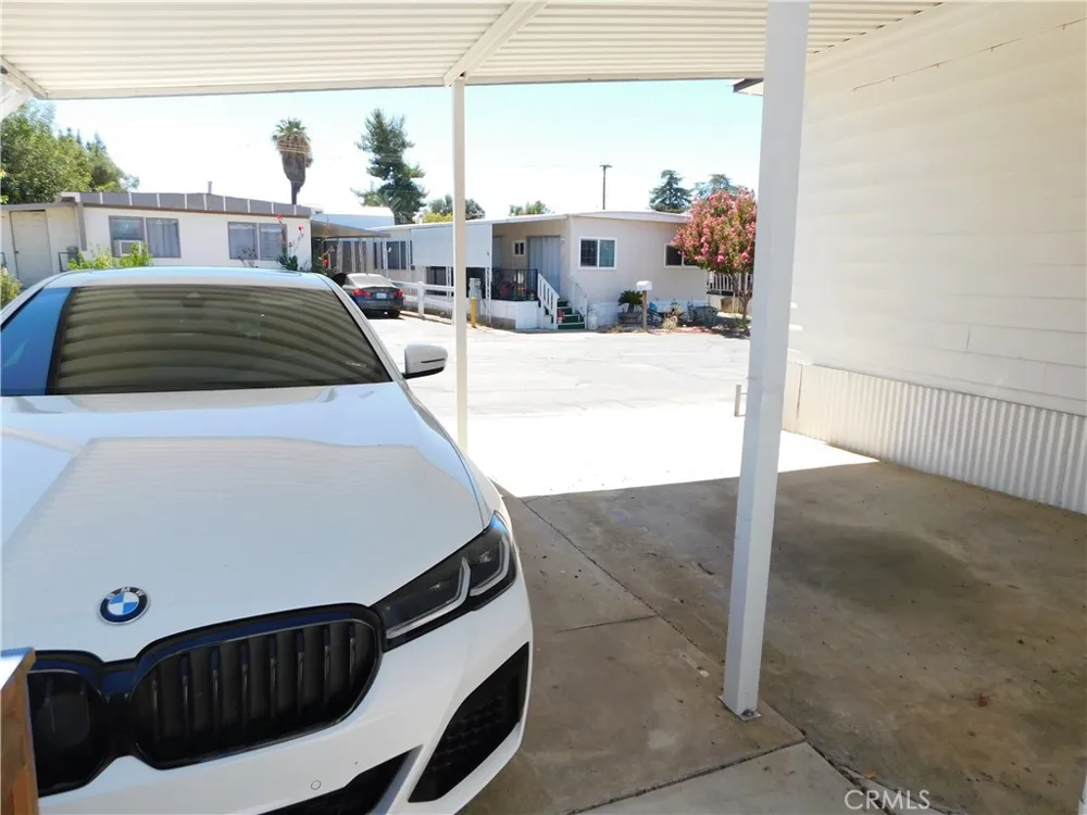 34480 COUNTY LINE ROAD #10 Yucaipa, CA 92399