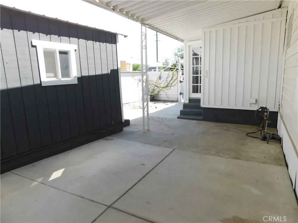 34480 COUNTY LINE ROAD #10 Yucaipa, CA 92399