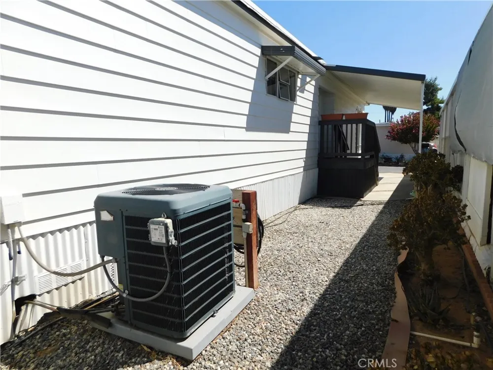34480 COUNTY LINE ROAD #10 Yucaipa, CA 92399