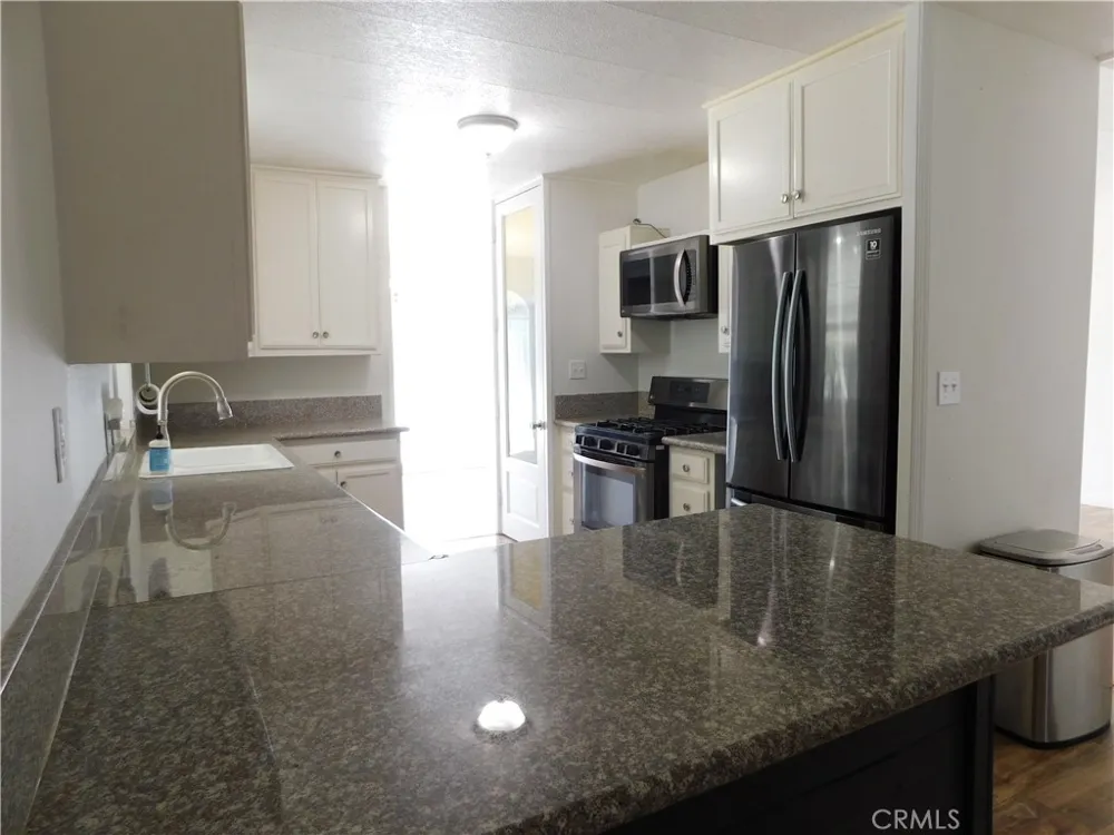 34480 COUNTY LINE ROAD #10 Yucaipa, CA 92399