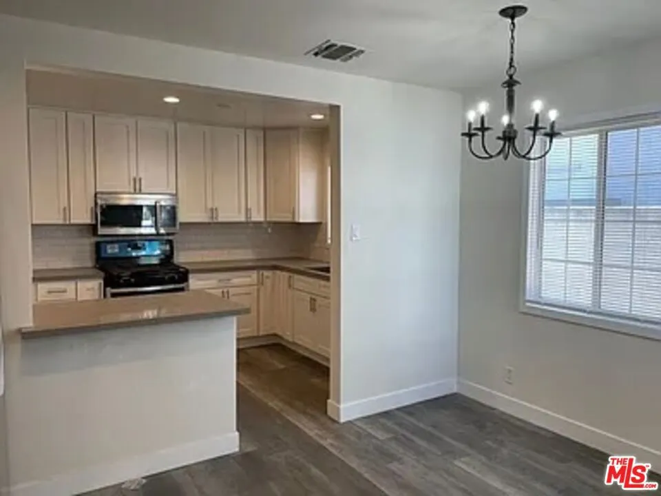 5808 Colfax Street North Hollywood, CA 91601
