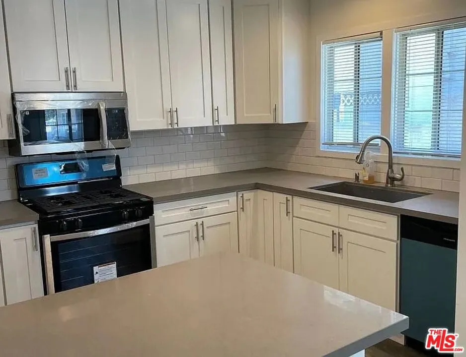5808 Colfax Street North Hollywood, CA 91601